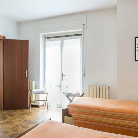 Cristina Hotel 2*