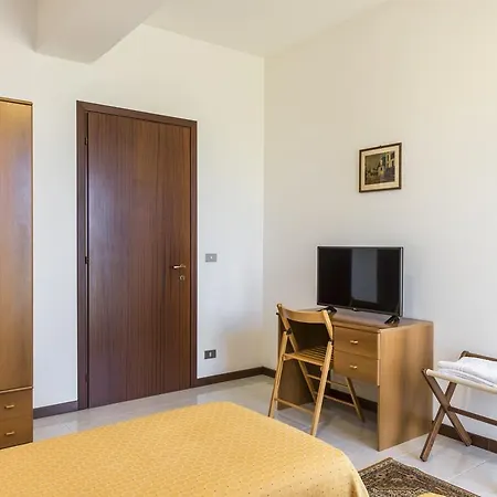 Cristina Hotel