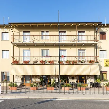 Cristina Hotel 2*