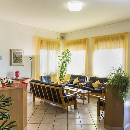 Cristina Hotel 2*